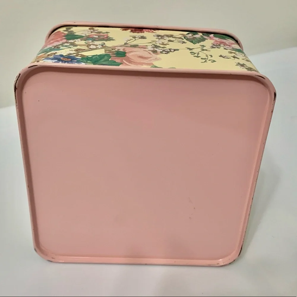 Vintage Floral Tin